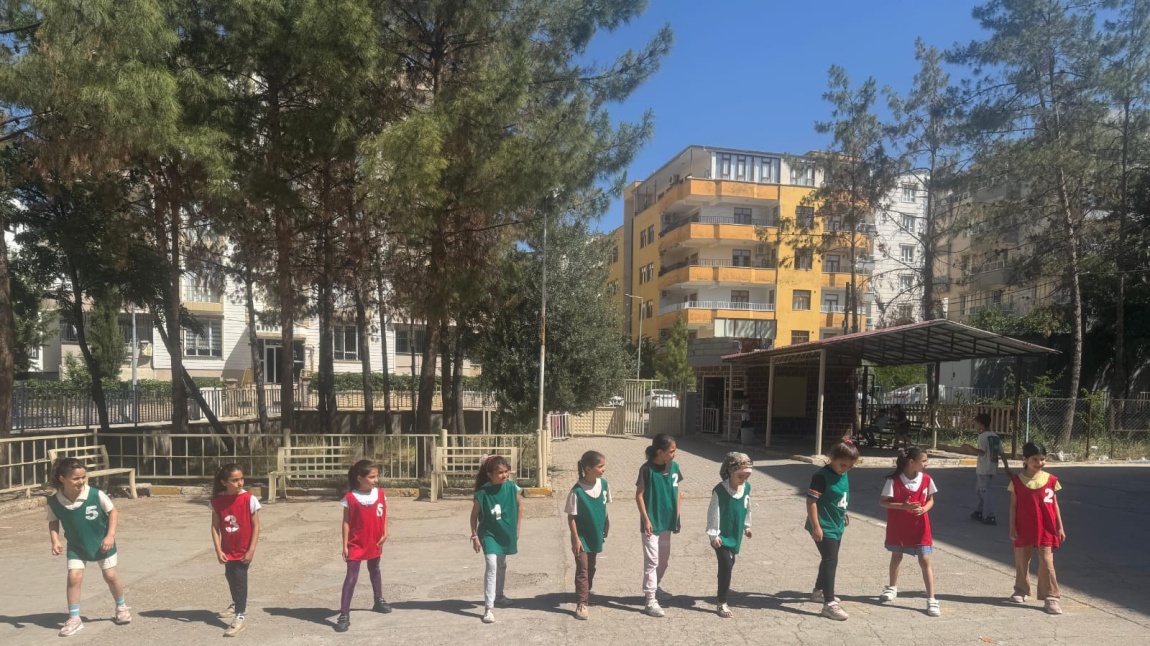 Okulumuzda sınıflar arası koşu yarışması yapıldı.